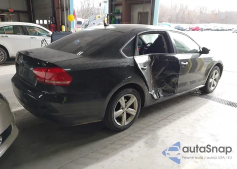 2015 Volkswagen Passat 1.8T Limited Edition z USA, uszkodzony, nr VIN 1VWAS7A34FC080827